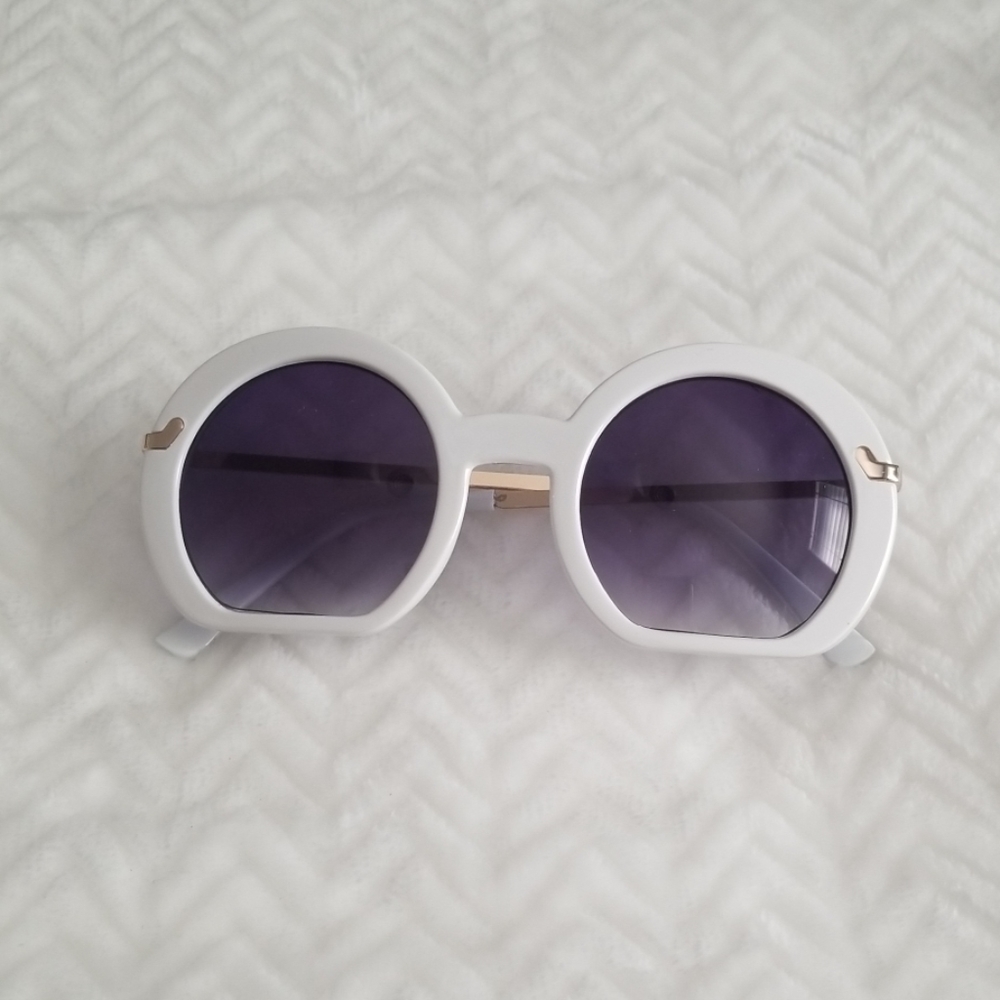 Sunglasses - Picture 5 of 5